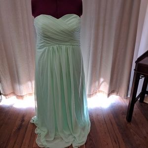 Women's Plus Size Strapless Gown